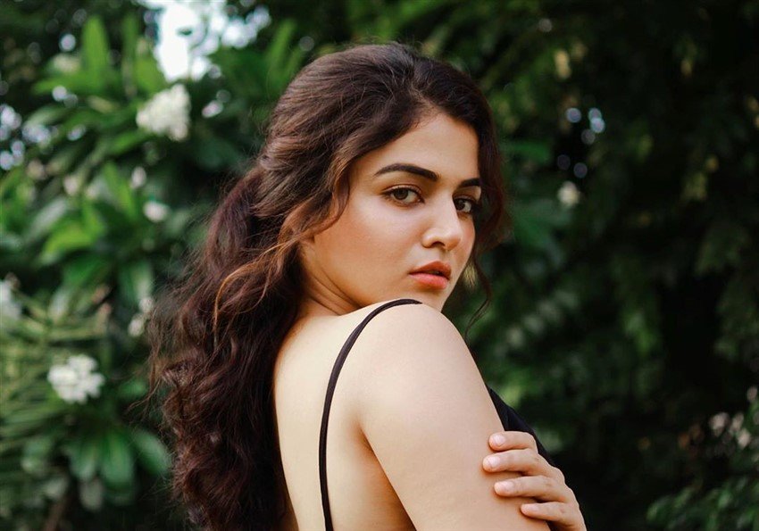Wamiqa Gabbi Hot Pics