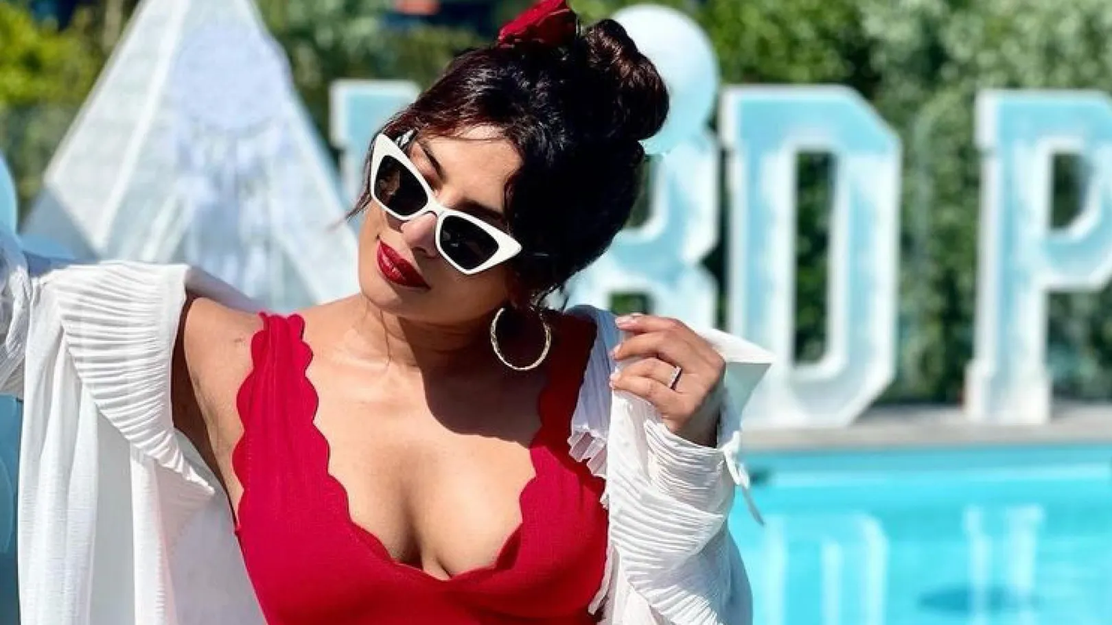 Priyanka Chopra Hot Pics