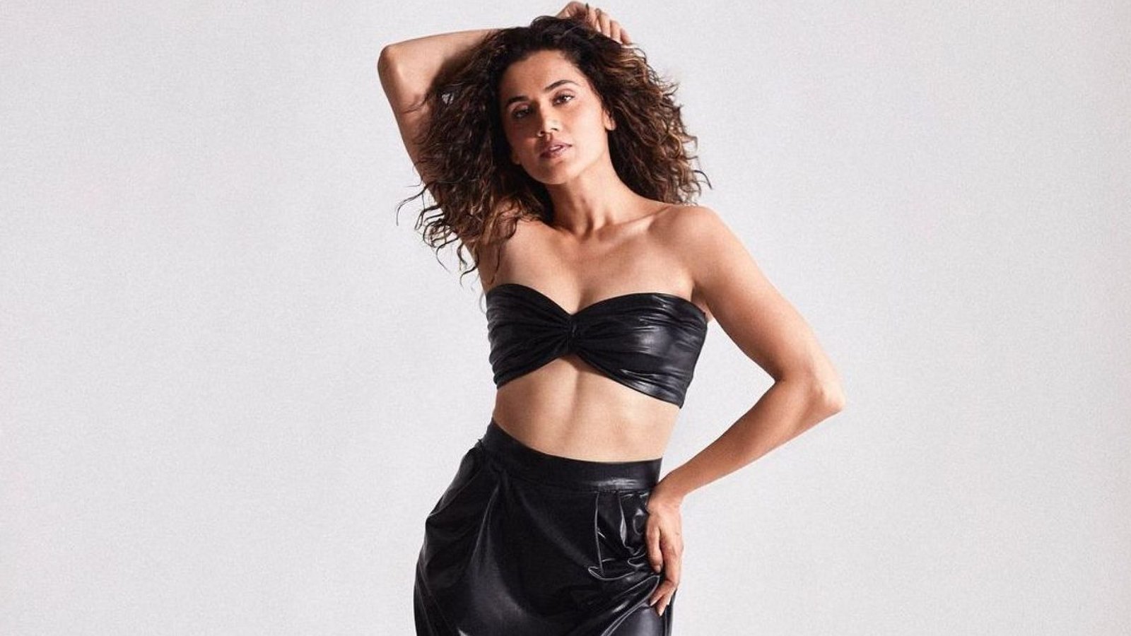 Taapsee Pannu Hot Pics